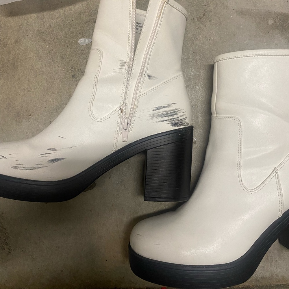 UO URBAN OUTFITTERS PLATFORM BOOT